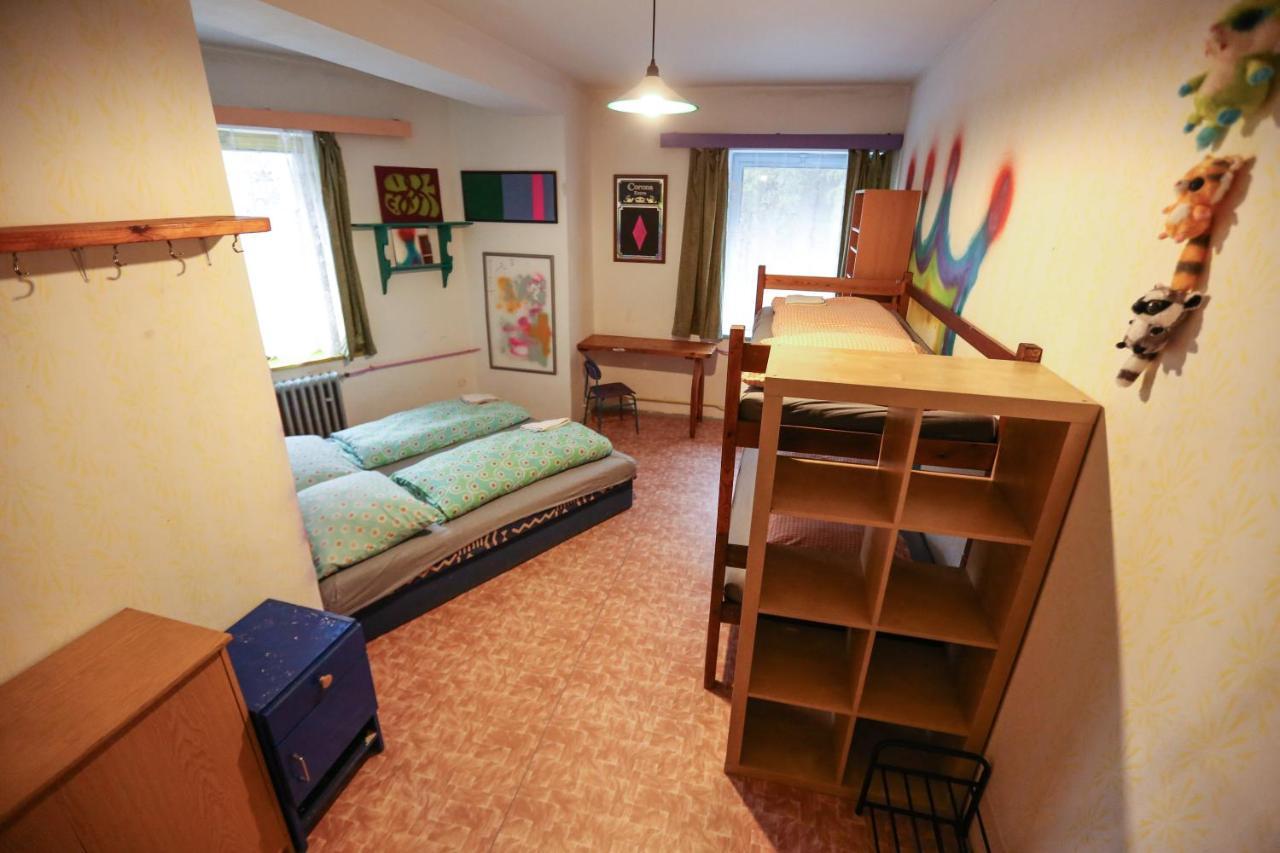 פק פוד סנז'קו Hostel Klondike מראה חיצוני תמונה
