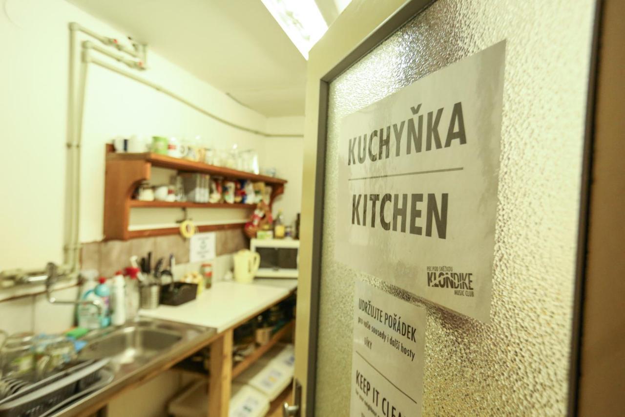 פק פוד סנז'קו Hostel Klondike מראה חיצוני תמונה