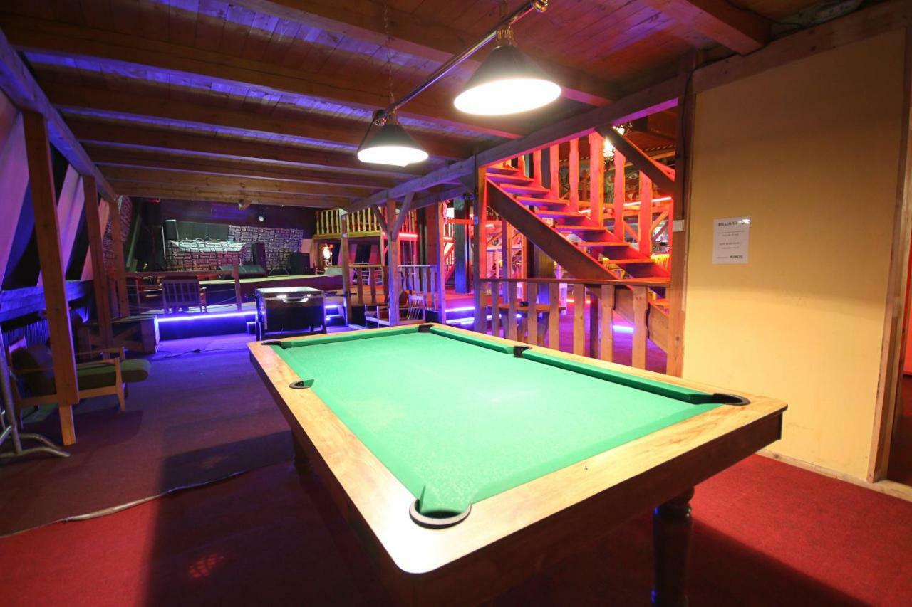 פק פוד סנז'קו Hostel Klondike מראה חיצוני תמונה